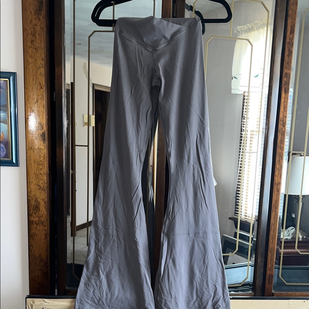 Flared High-Waist Leggings in Light Gray